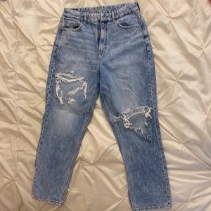 Distressed boyfriend jeans